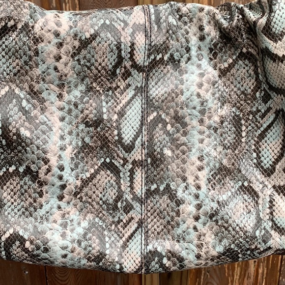 Aimee Kestenberg Snakeskin leather hobo bag with fold over top - NWT - Picture 5 of 8